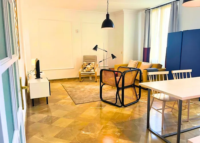 Home4U Gran Via Luxury Granada